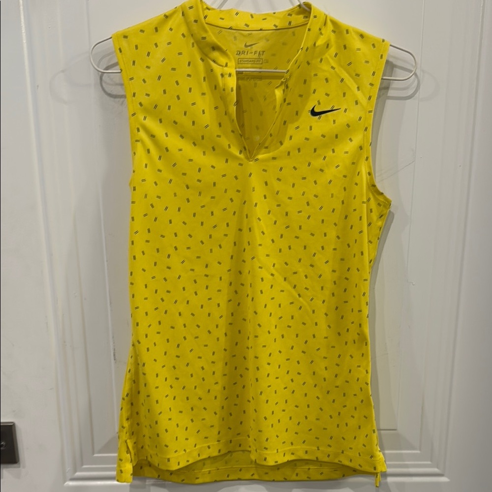 Nike Yellow Sleeveless Fitted Tank Top with Mandarin Collar